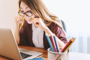 Read more about the article How to Earn Money from Home as a Woman